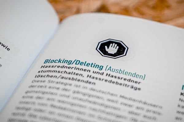 Auszug aus einem Lexikon zeigt die Definition von "Blocking/Deleting"