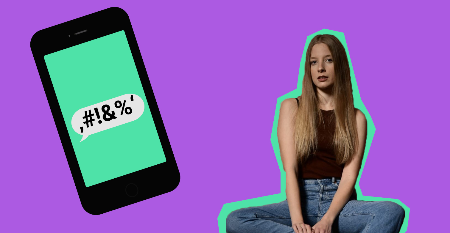 Ein Smartphone mit grünem Bildschirm und Symbolen, die Beleidigungen symbolisieren. Dazu das freigestellte Foto der Content Creatorin Cindy Klink vor lilafarbenem Hintergrund.