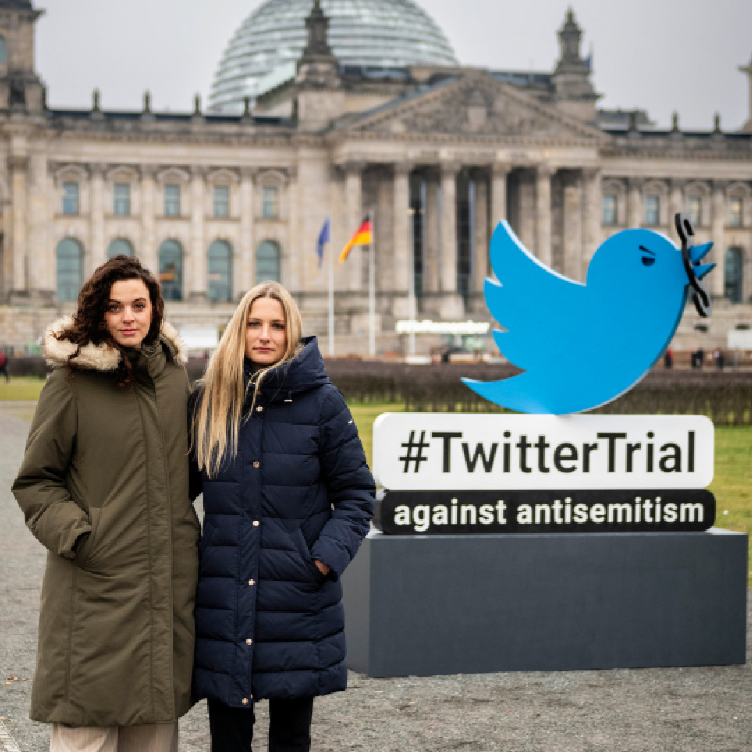 #TwitterTrial: EUJS und HateAid verklagen Twitter - Aktion zum Grundsatzprozess vor dem Bundestag