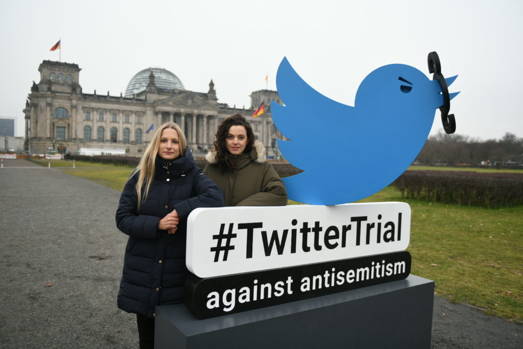 EUJS and HateAid execute landmark case against Twitter - Action in front of the Bundestag #TwitterTrial