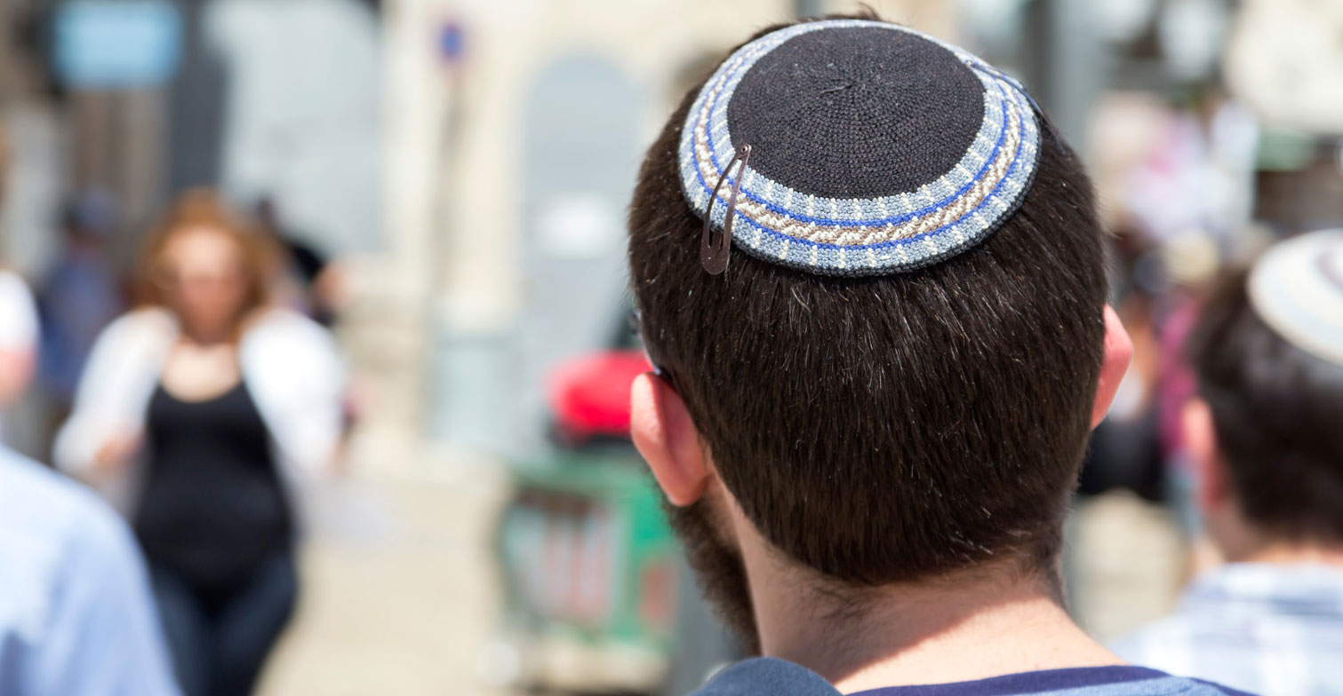 Antisemitismus im Internet - Foto von einer Person mit Kippa